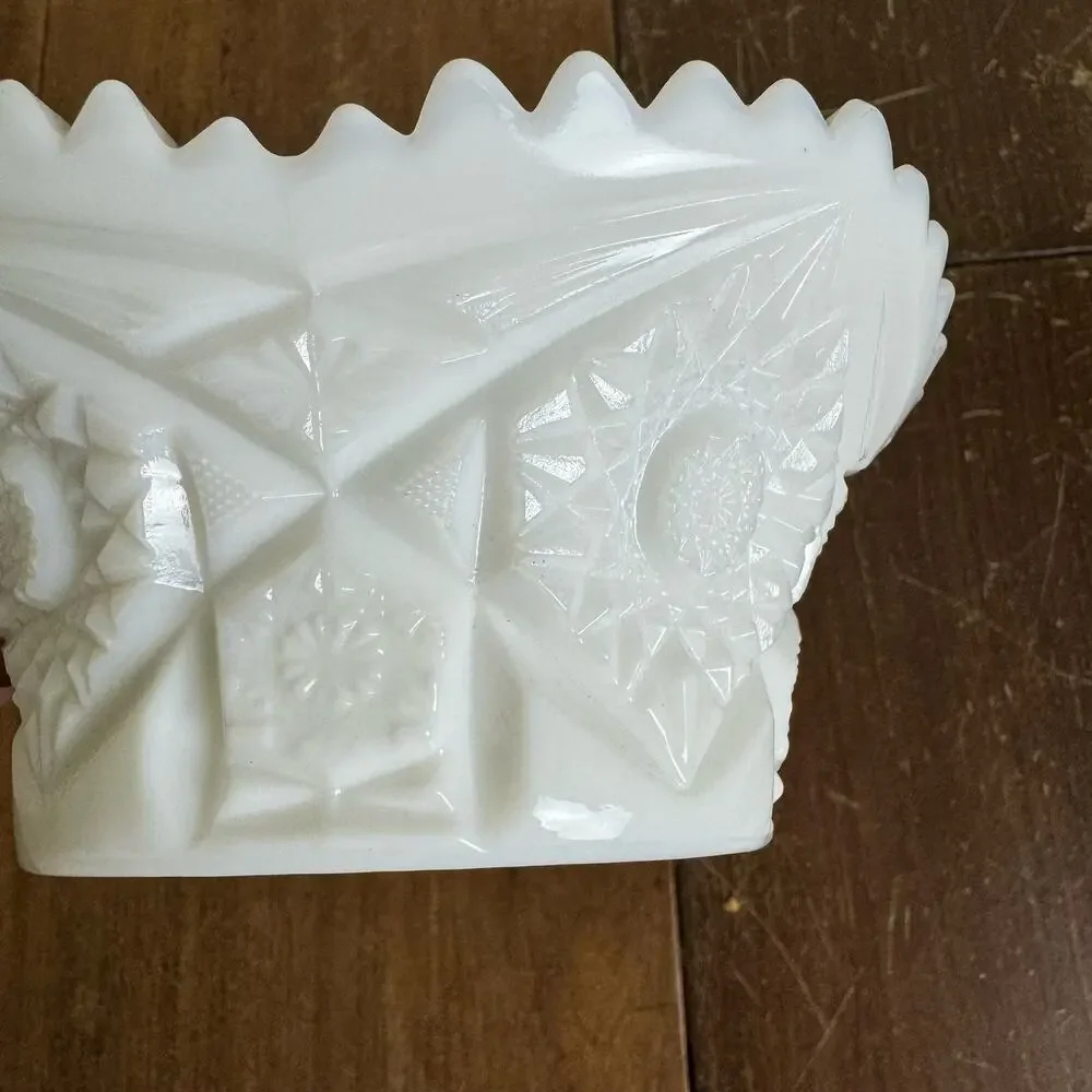 Vintage Milk Glass Sawtooth Square Hobstar‎ Starburst Catch All Candy Bowl